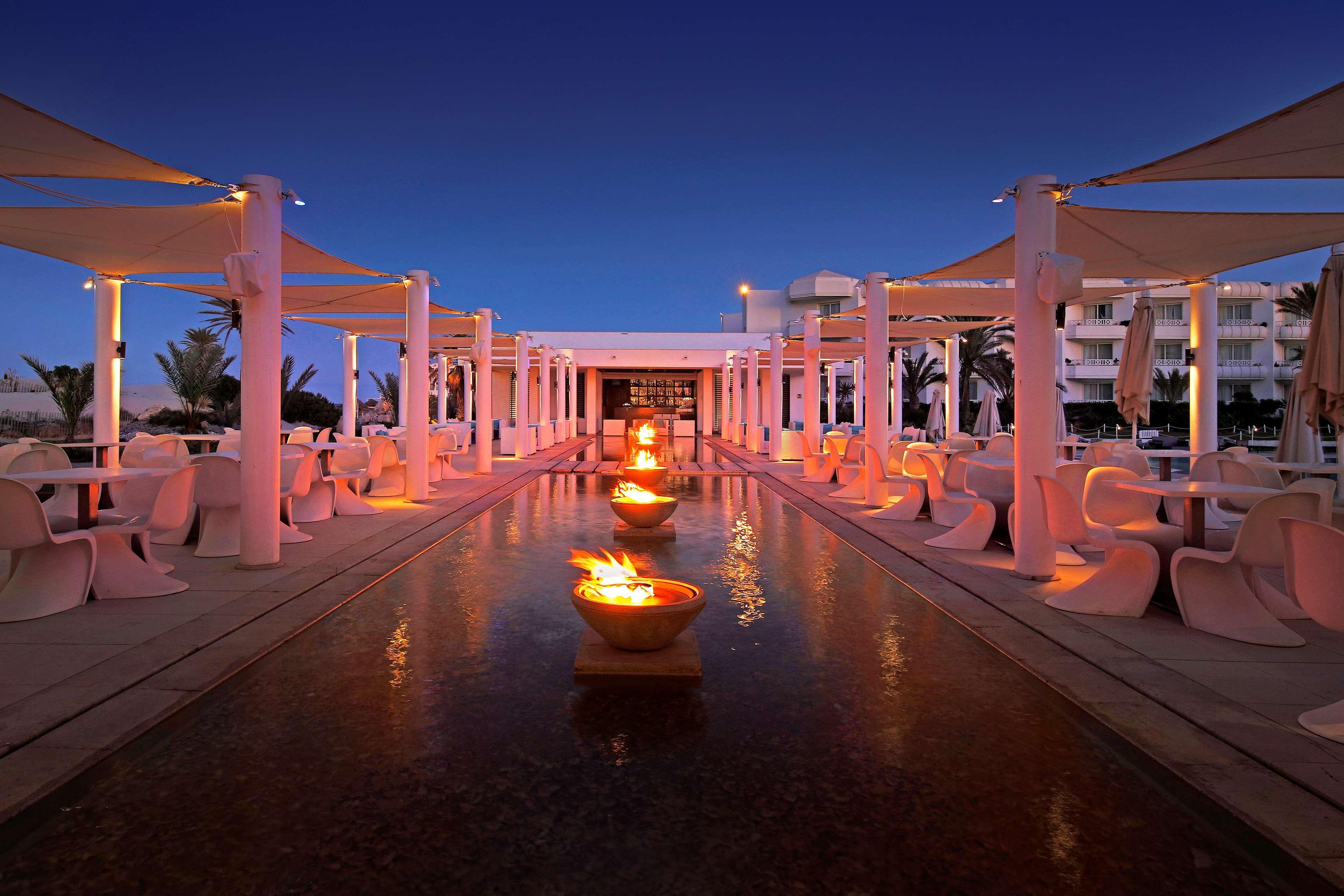 Mezraia Radisson Blu Palace Resort & Thalasso, Djerba מראה חיצוני תמונה The resort's main restaurant